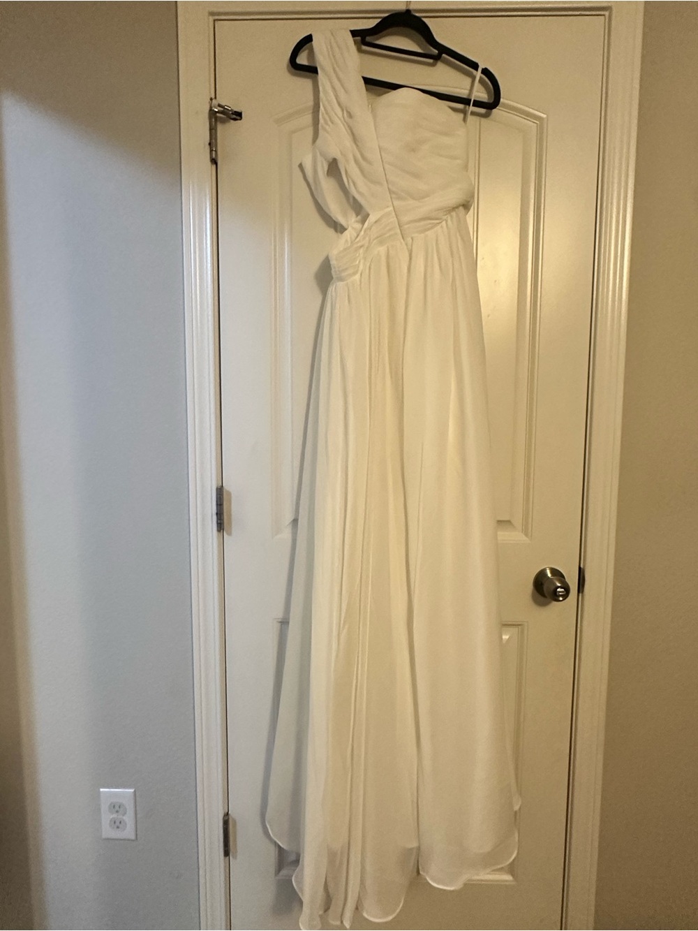 White Asymmetrical Ruffle Chiffon Maxi Dress - Elegant One-Shoulder Design - Picture 3 of 4